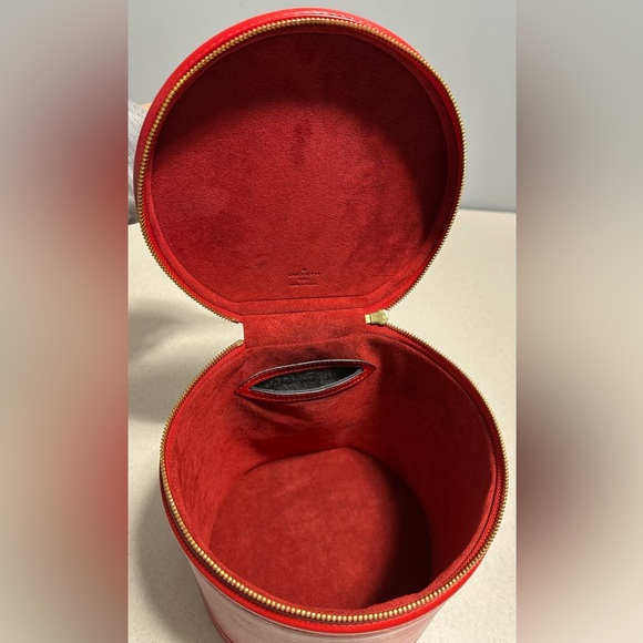 Louis Vuitton Cannes Vanity Bag Epi Leather - Picture 9 of 16